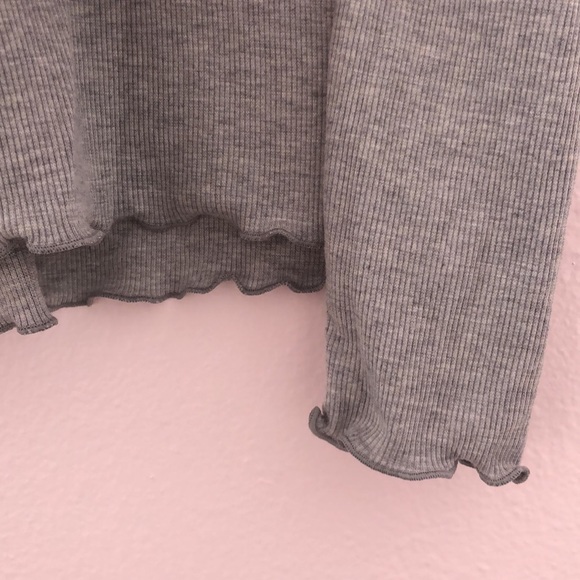 Avec Les Filles V-Neck Halter Cut Out Top - Picture 4 of 6